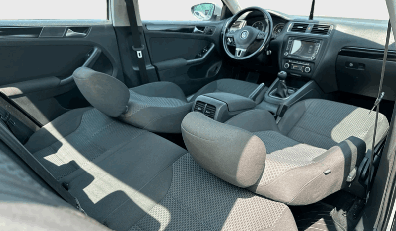 
								Volkswagen Jetta 1.6 TDI 2011 EURO5 full									